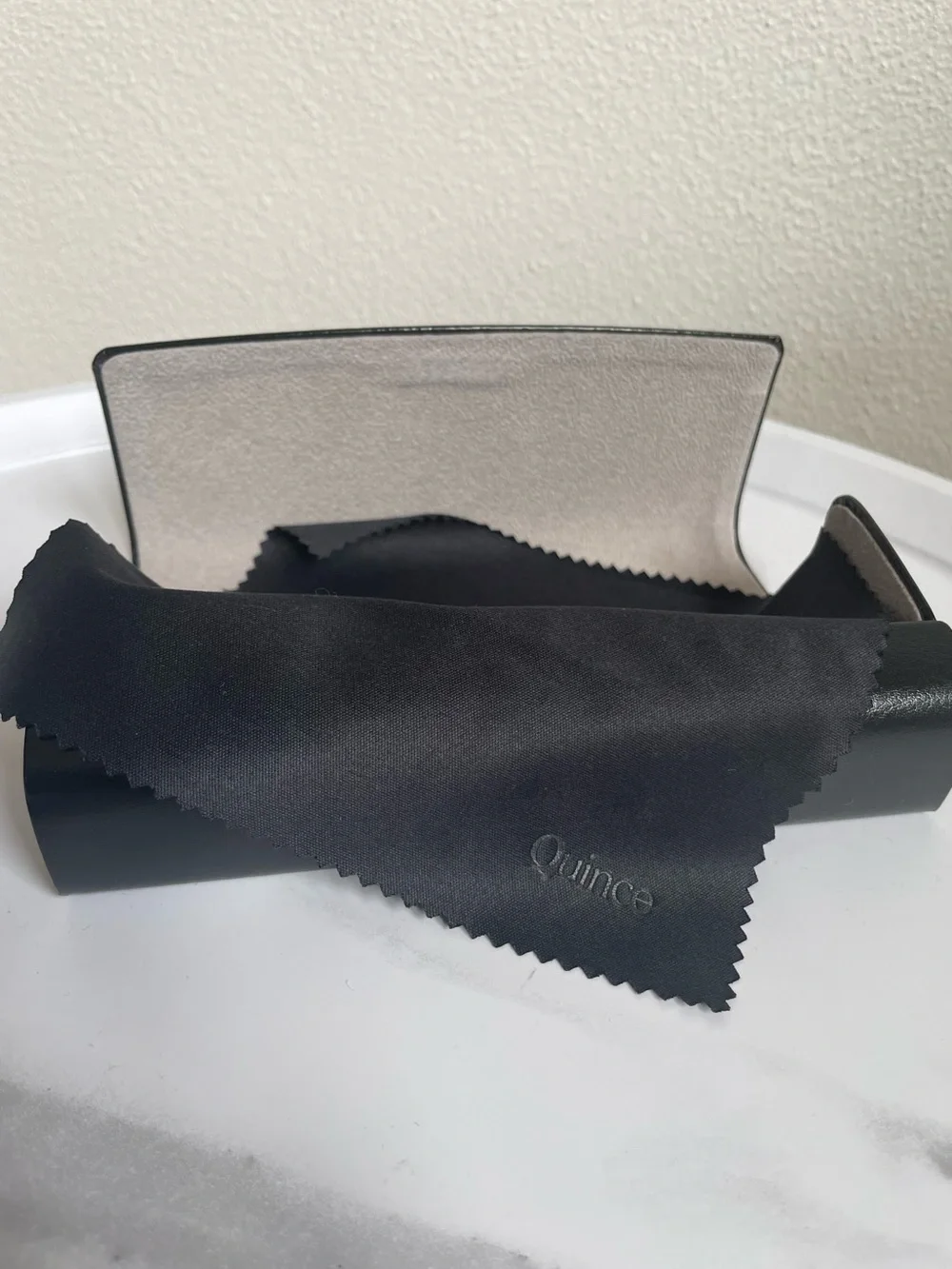 Quince Fiji Black Polarized Acetate Sunglasses Case and Cloth NWOT